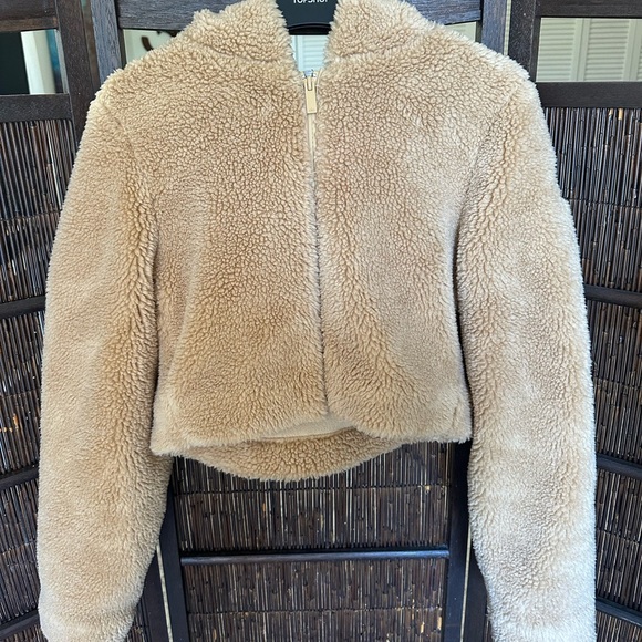 Alo Yoga Sherpa Jacket Fleece Cropped Teddy Hooded Jacket - Tan - Picture 1 of 4